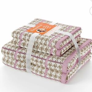 Beautiful by Drew bath towel/hand towel/bath mat set in Rose Pink